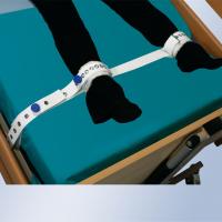 Фиксирующий ремень для ног с магнитным замком с креплением к кровати "Orliman" 1015